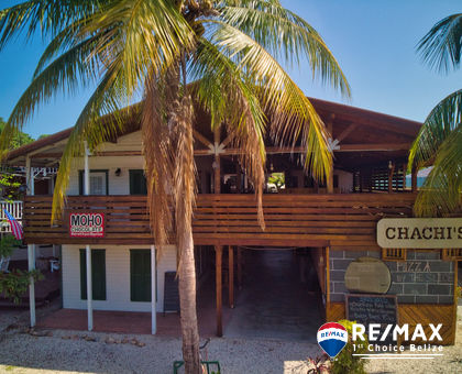 B1194 Placencia Village Square Cha Chi s Restaurant RE MAX